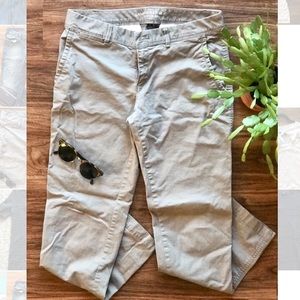 Banana Republic City Chino’s